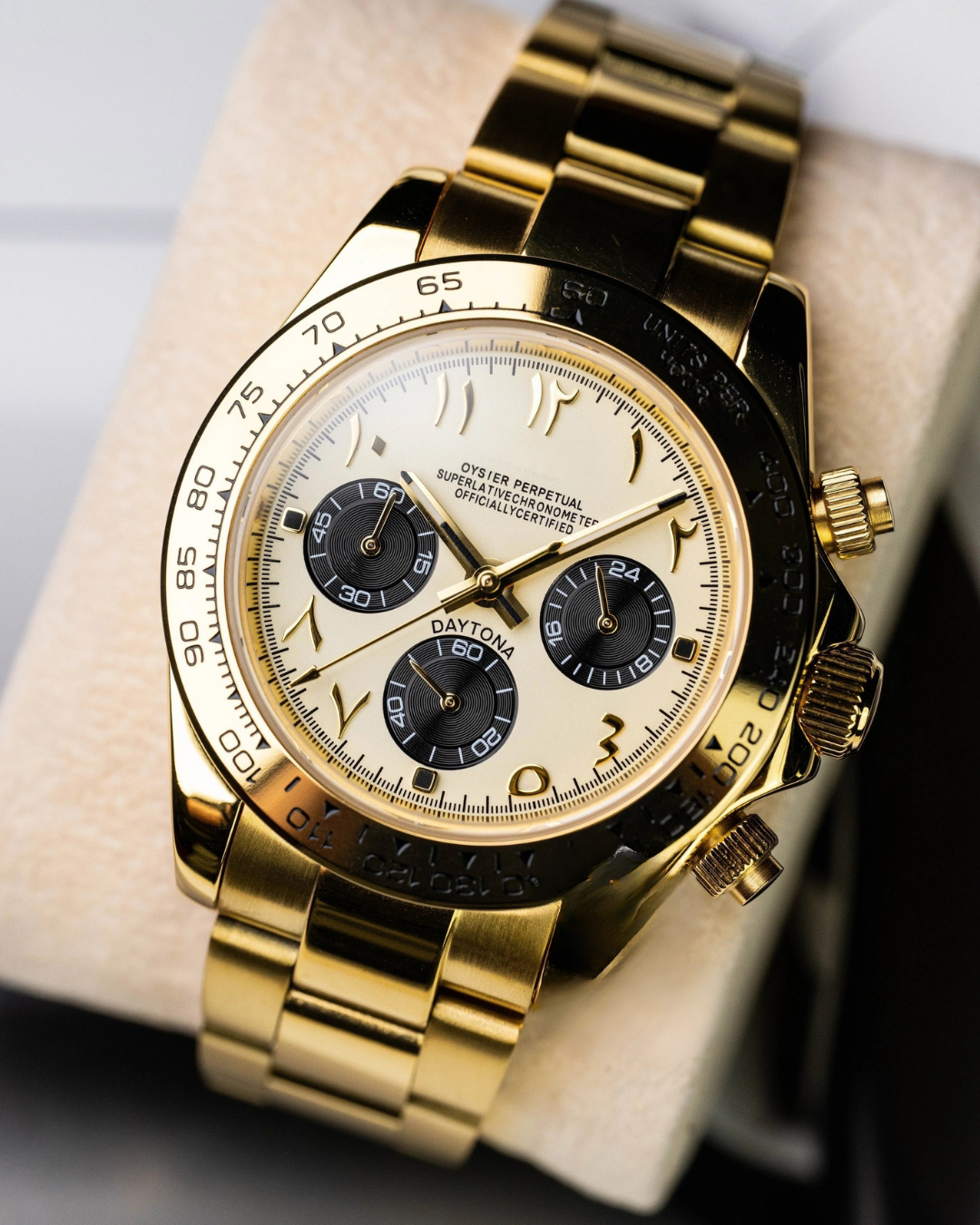 Racer | Gold Arabic