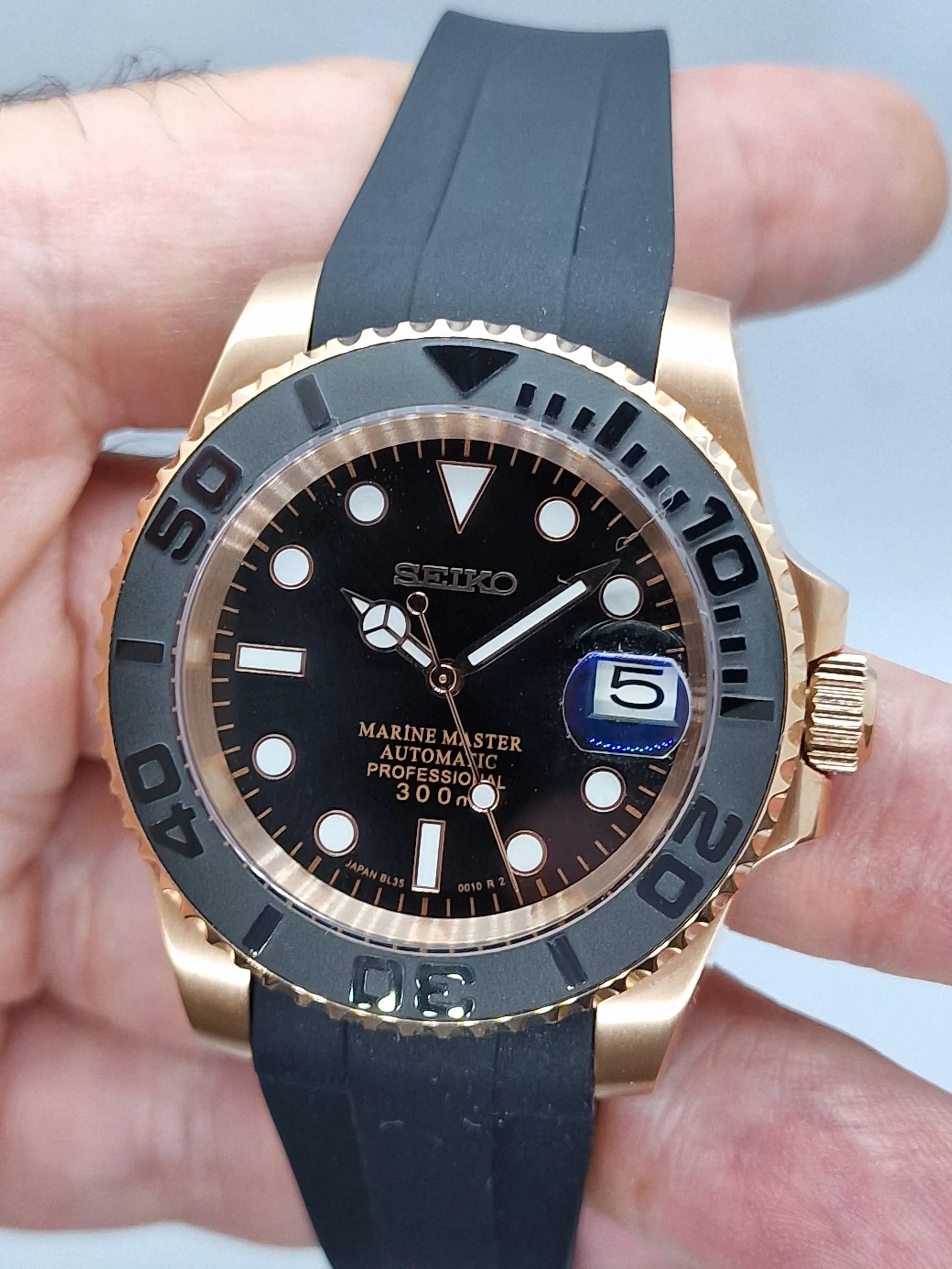 SEIKO MOD | YATCH MASTER| BLACK GOLDEN | BLACK DIAL