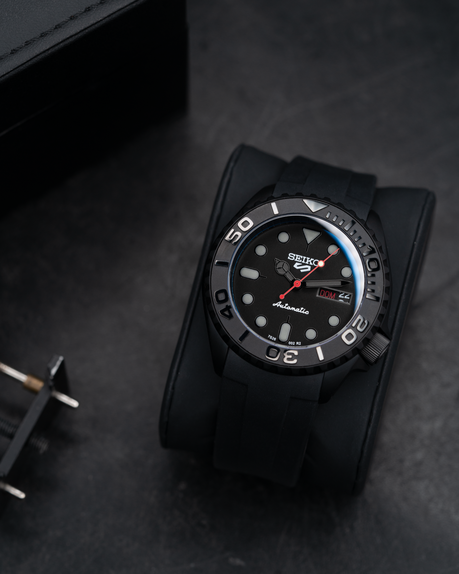 TRM All Black |V5 Sports Series
