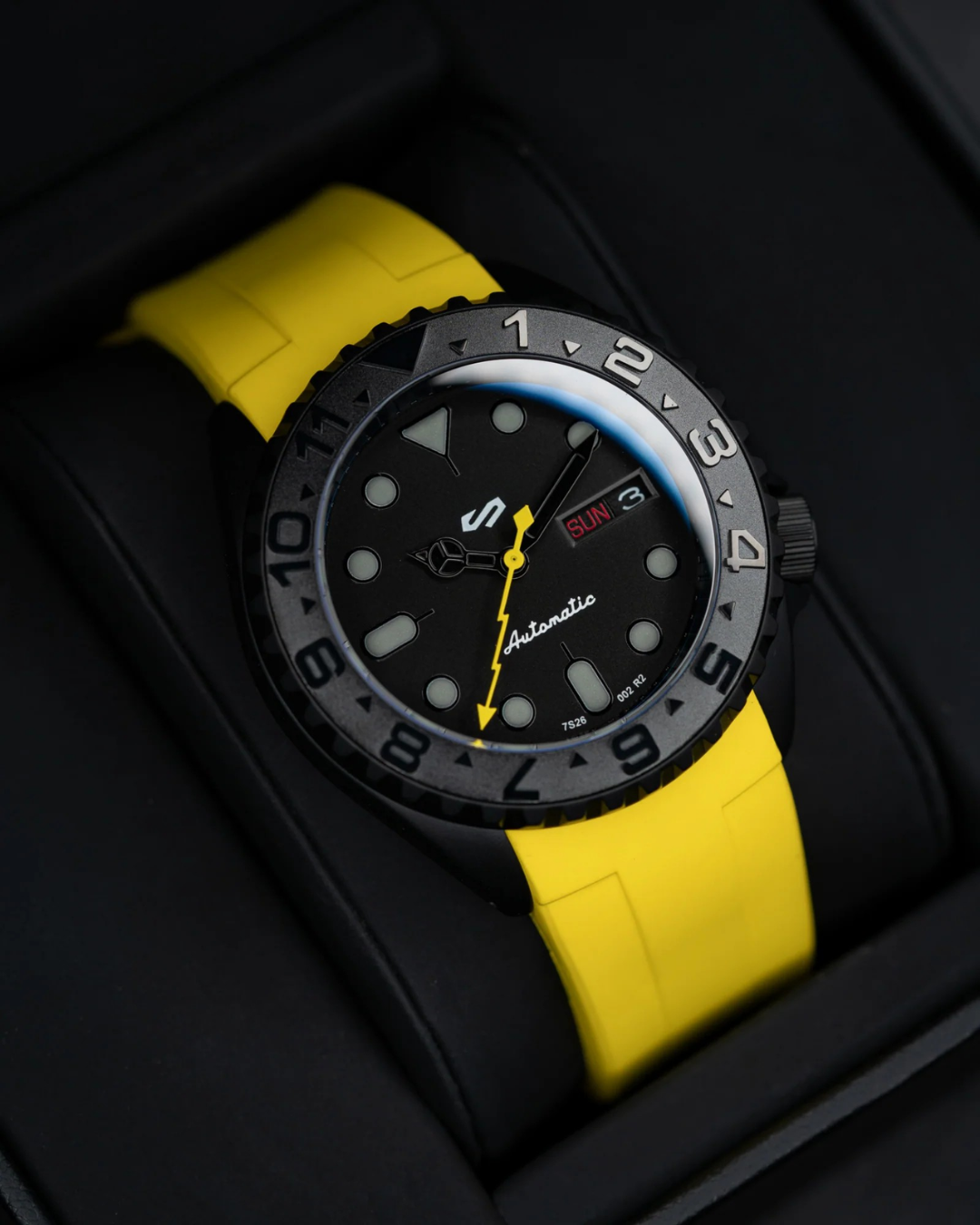 TRM All Black | Yellow V4 Sports Series