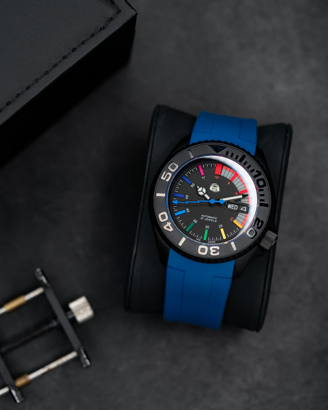 TRM All Black Rainbow Index | Blue Sports Series