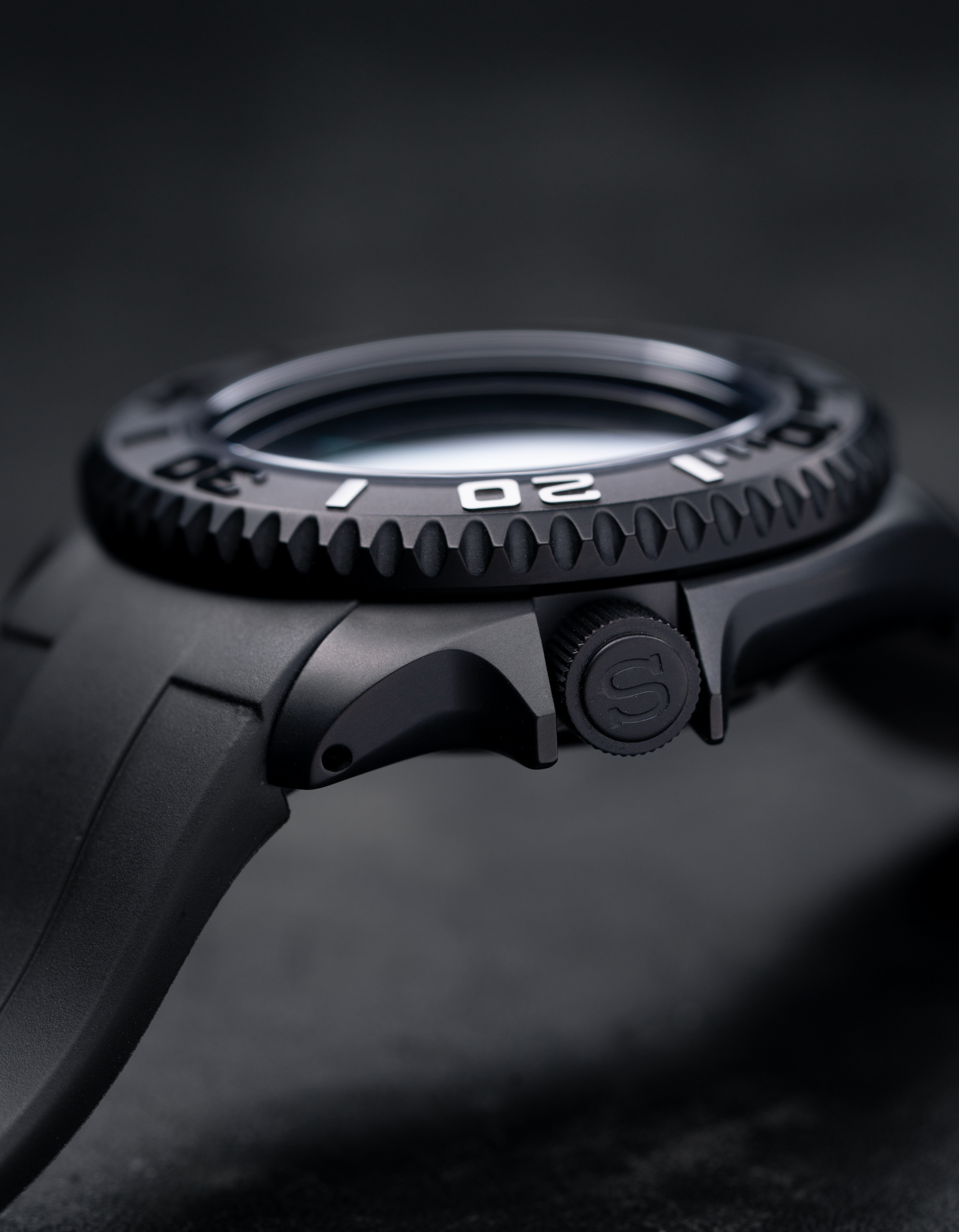 TRM All Black | V2 Sports Series