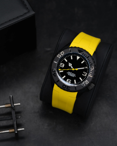 TRM All Black | Yellow Sports Series