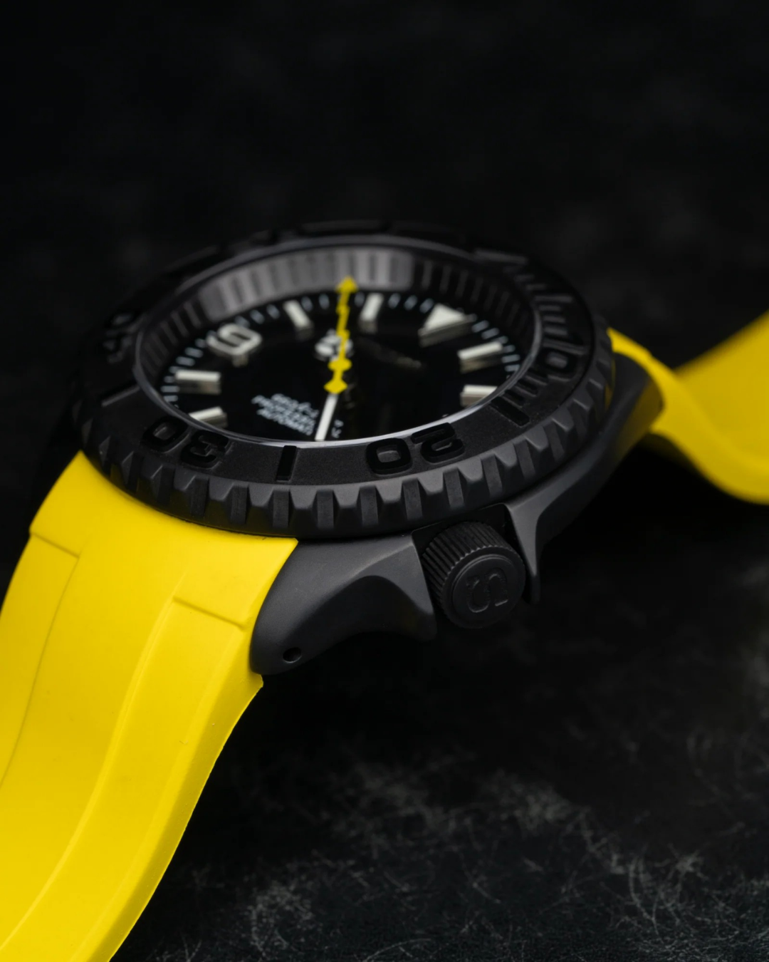 TRM All Black | Yellow Sports Series