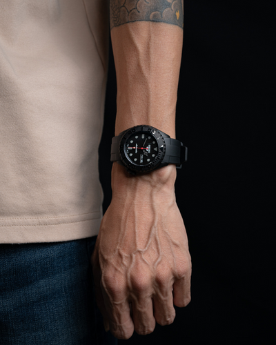 TRM All Black |V5 Sports Series