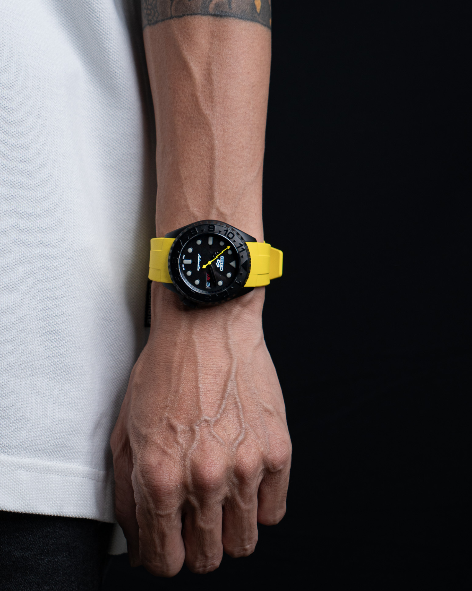 TRM All Black | Yellow V4 Sports Series