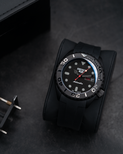TRM All Black |V5 Sports Series