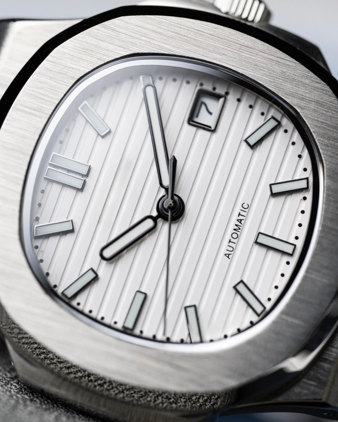Nautiko | White