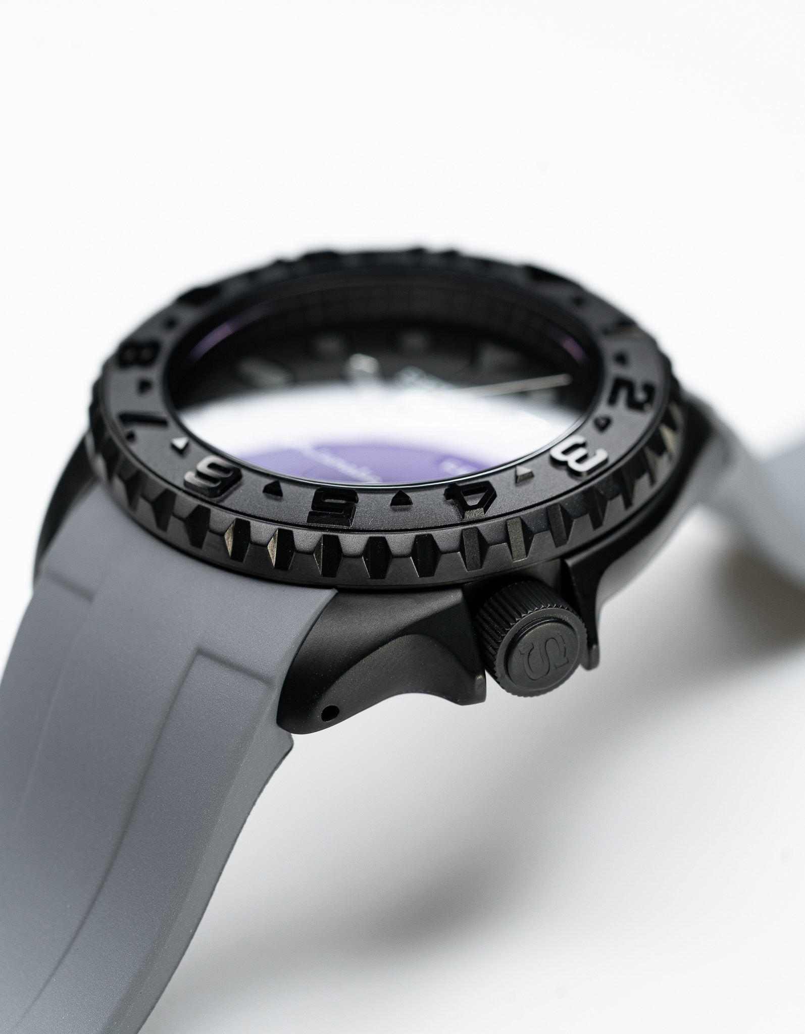 TRM All Black | Grey Sports Series