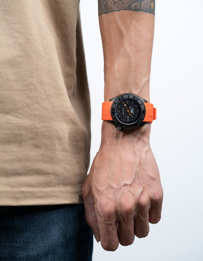 SEIKO 5 |SKX SUB SPORT BLACKOUT | ORANGE RUBBER