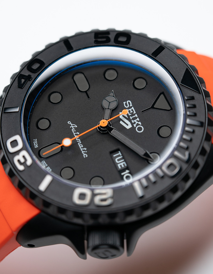 SEIKO 5 |SKX SUB SPORT BLACKOUT | ORANGE RUBBER