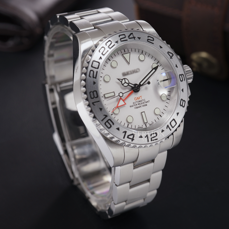 Explorer II GMT