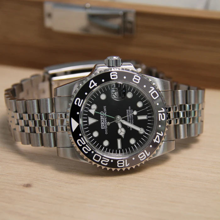 SEIKO MOD | BRUICE WAYNE GMT MASTER | SILVER | BLACK DIAL
