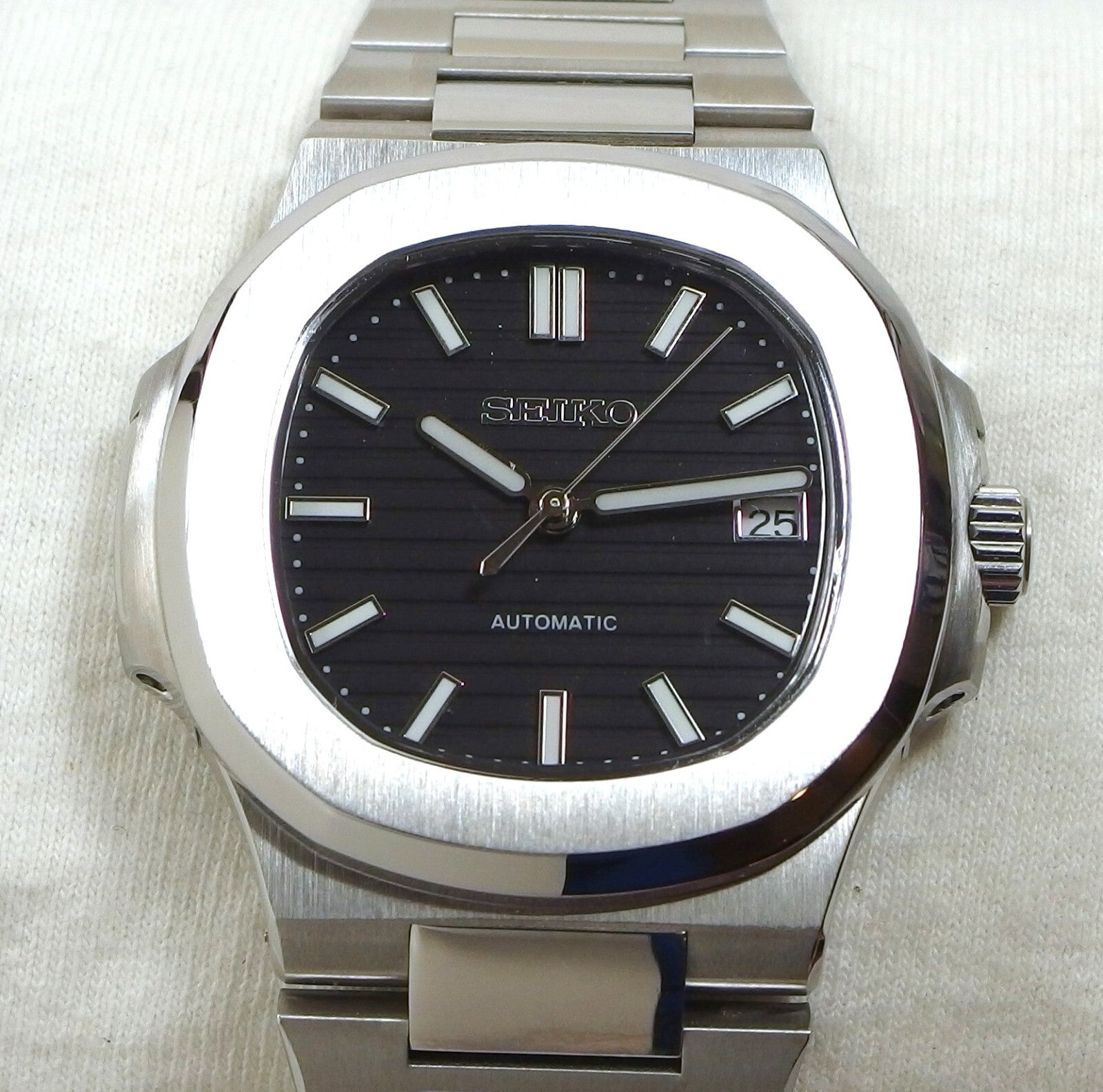 SEIKO MOD | NAUTILUS DATE | SILVER | BLACK INDEX DIAL